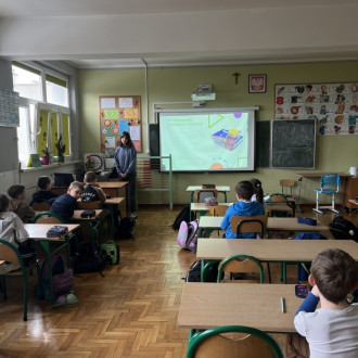 Zajęcia przygotowane przez uczennicę na temat bezpieczeństwa w sieci