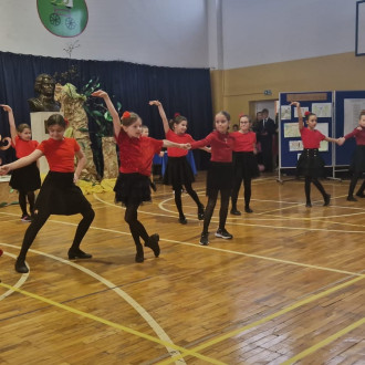 występ dzieci -taniec