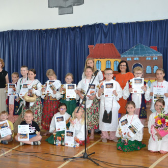 przedstawienie przygotowane przez zespól teartalny Muza z Jedenastki  (4)