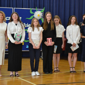 gratulacje od pani dyrektor dla uczniów i rodziców (8)