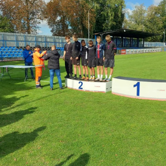 dekoracja medalami za zajęcie II miejsca