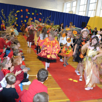 dzieci podczas pokazu