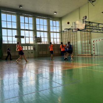 gra dziewcząt