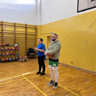 powitanie koszykarza