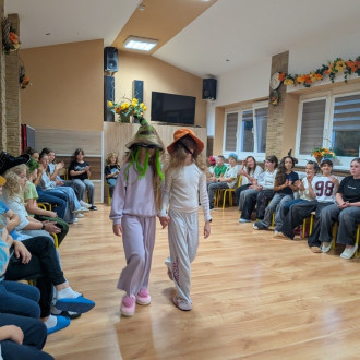 Uczniowie klas IVa i VIb na zielonej szkole w Domu Wczasów Dziecięcych w Rymanowie-Zdroju