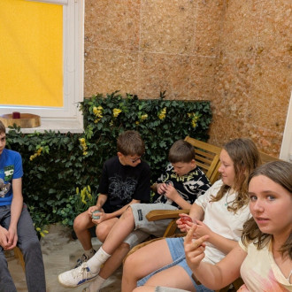 Uczniowie klas IVa i VIb na zielonej szkole w Domu Wczasów Dziecięcych w Rymanowie-Zdroju