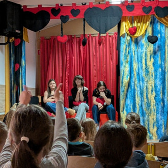 Uczniowie klas IVa i VIb na zielonej szkole w Domu Wczasów Dziecięcych w Rymanowie-Zdroju