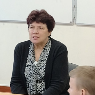 Uśmiechnięta pani dyrektor Anna Korczewska